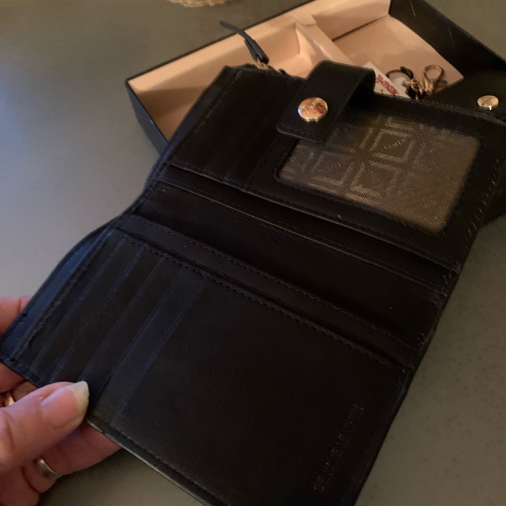 Lodis, NEW IN BOX, BLACK 100 percent genuine leather gift set. - Picture 5 of 10